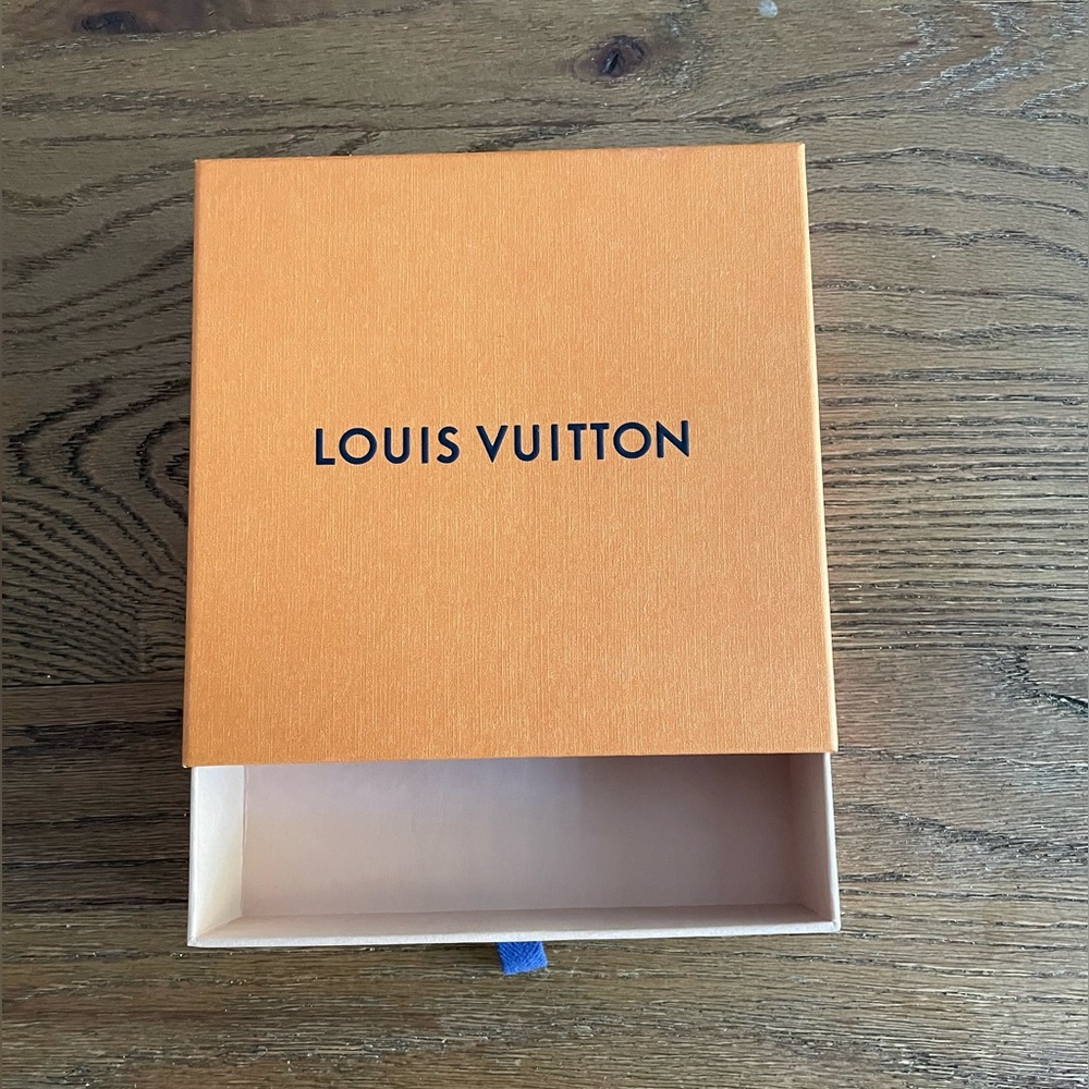 SUPER CUTE HARD BOX JEWELRY LUIS VUITTON